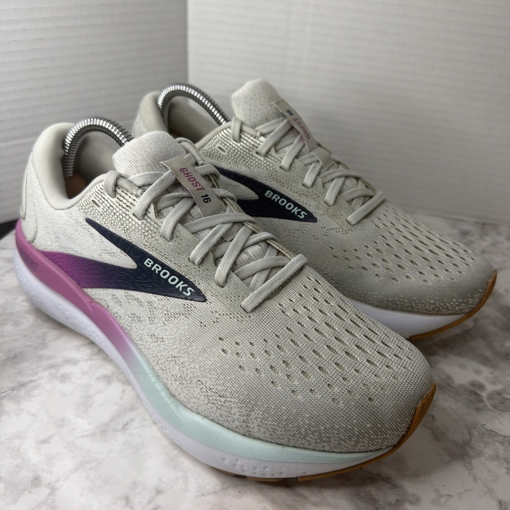 Brooks Ghost 16 Women's Size 8.5 wide Running Shoes Gray